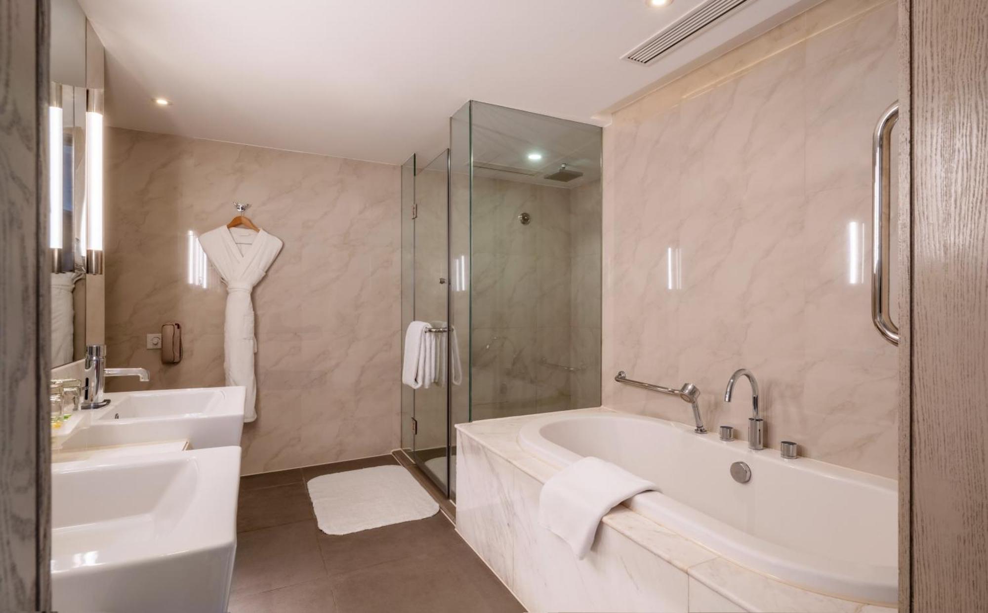 Holiday Inn Kunming City Centre By Ihg Exterior photo
